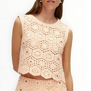 NWT NOCTURNE Peach Sleeveless Crochet Top; gorgeous, flattering, shimmer & shine